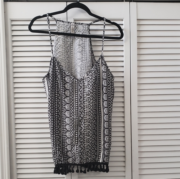 HOT PICK | Tassel Trimmed Boho Top - Picture 2 of 5